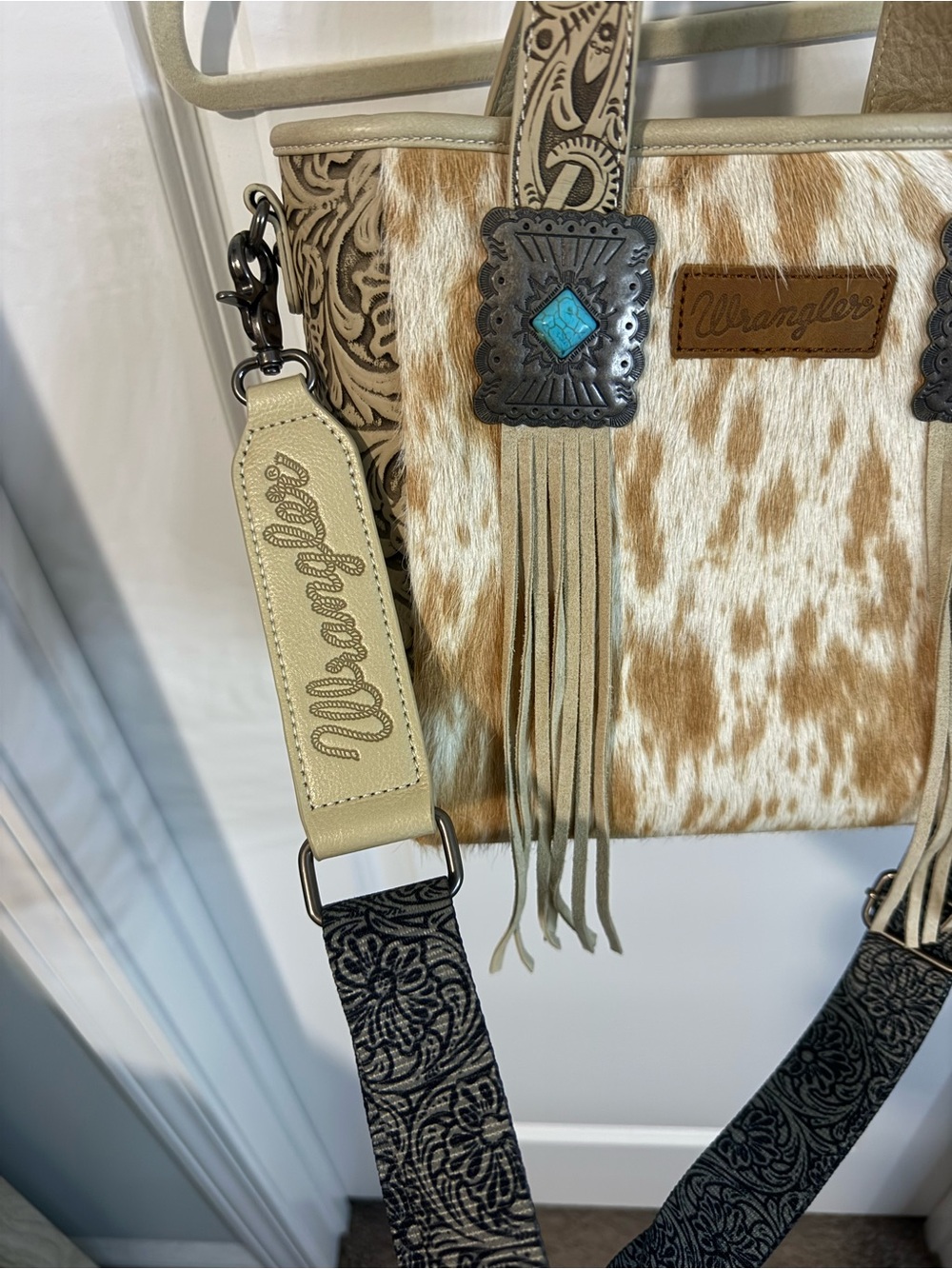 Wrangler Tan, White & Turquoise Cowhide Fringe Shoulder Bag - Picture 3 of 5